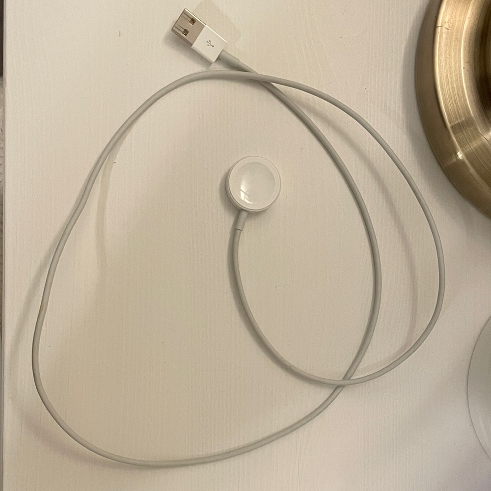 Apple Watch Series 3 with bands - Picture 4 of 4